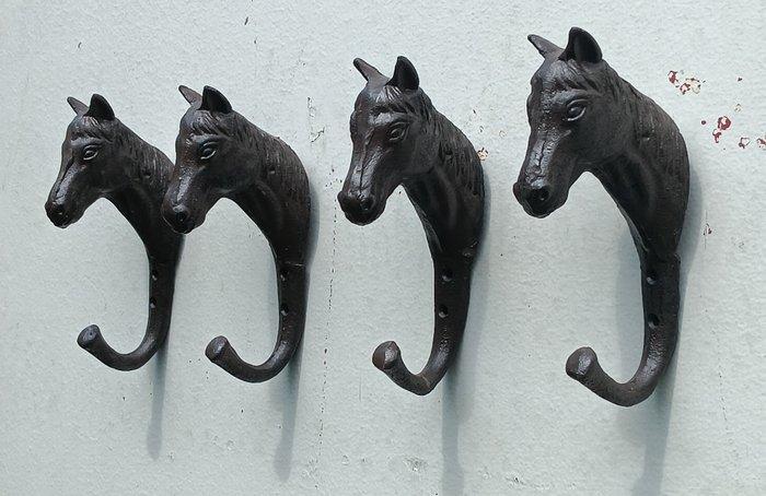 Set kapstokhaken (4) - zwaar metalen wandhaken voor zadels, Antiek en Kunst, Kunst | Designobjecten