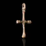 Middeleeuwen, kruisvaardersperiode Bronzen kruis hanger