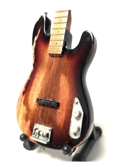 Miniatuur Fender Relic basgitaar used look +gratis standaard, Verzamelen, Muziek, Artiesten en Beroemdheden, Pop, Beeldje of Miniatuur