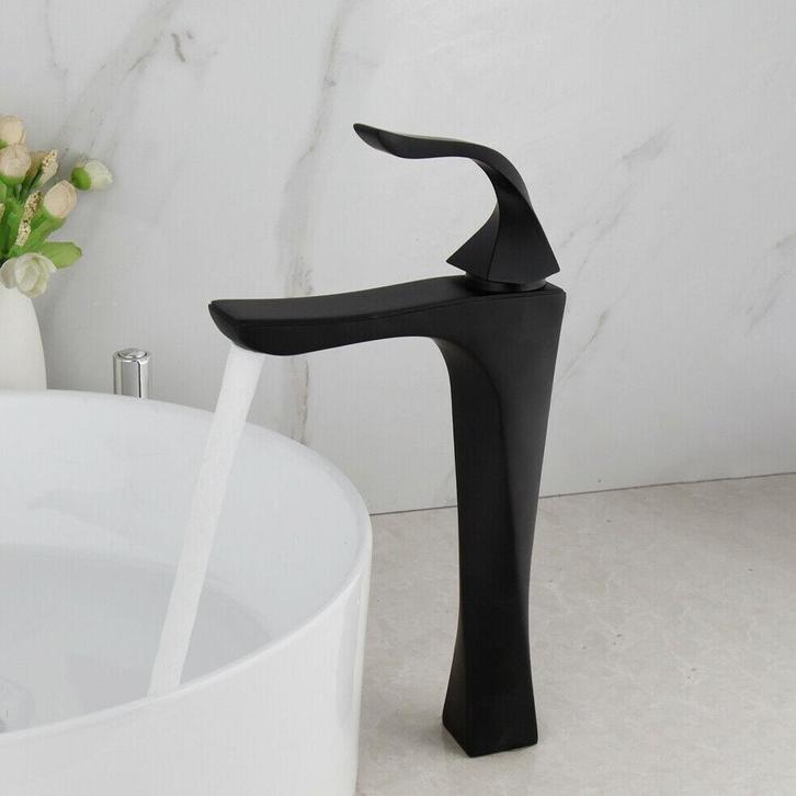 Zwarte mengkraan met elegante gedraaide hals, Doe-het-zelf en Verbouw, Sanitair, Kraan, Nieuw, Verzenden