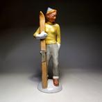Margit Izsépy - sculptuur, Art Deco Girl with Skis - 25 cm -