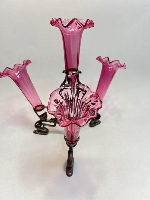 WMF - Vaas - Verzilverd - Epergné cranberryglas, Antiek en Kunst, Antiek | Glas en Kristal
