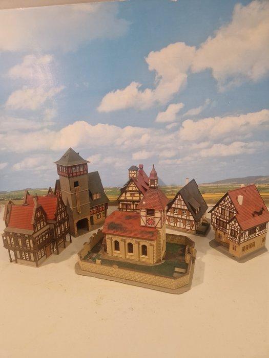 Vollmer, Kibri H0 - Modeltreingebouwen (6) - vakwerkdorpje, Hobby en Vrije tijd, Modeltreinen | H0