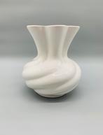 Vintage Swirl vaas wit geglazuurd keramiek, Minder dan 50 cm, Ophalen of Verzenden, Wit, Zo goed als nieuw