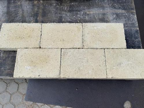 Veiling - 28 M2 Betontegel Cambelstone Blanco Getrommeld 20x, Tuin en Terras, Tegels en Klinkers
