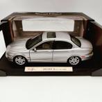 Maisto Special Edition - 1:18 - Jaguar X-Type 2001 Silver