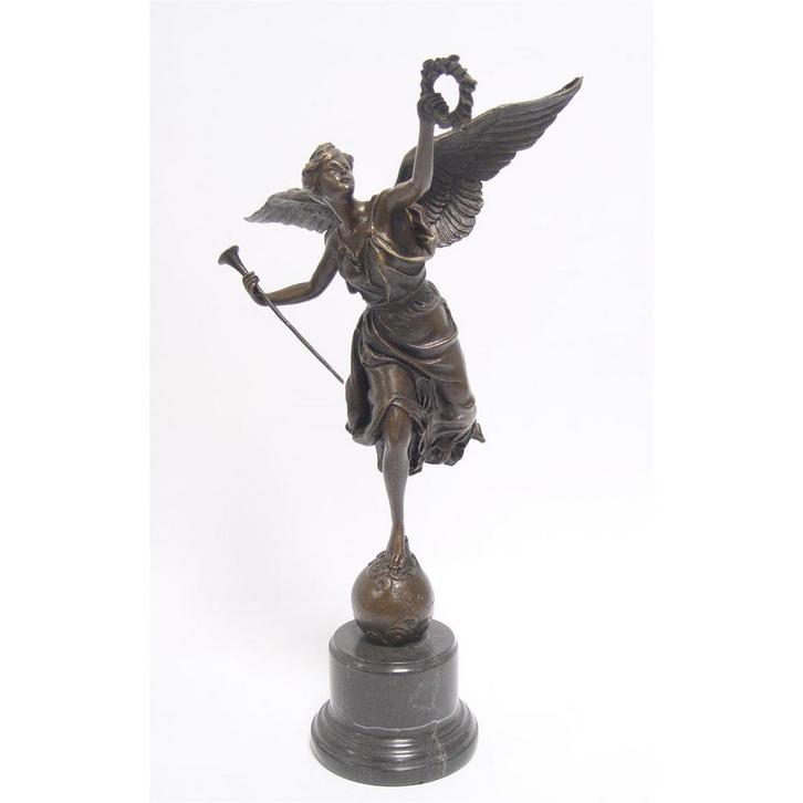EEN BRONZEN BEELD VAN DE GEVLEUGELDE OVERWINNING (Interieur), Antiek en Kunst, Kunst | Beelden en Houtsnijwerken, Verzenden