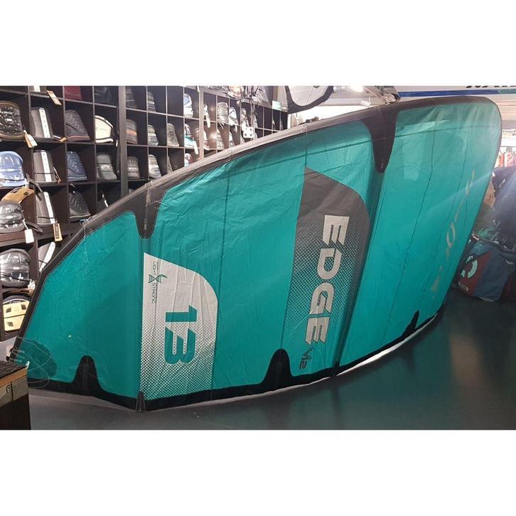 Ozone Edge V12 Custom Color - 13 m², Watersport en Boten, Kitesurfen, Kite, Gebruikt, 13 m², Twintip, Ophalen of Verzenden