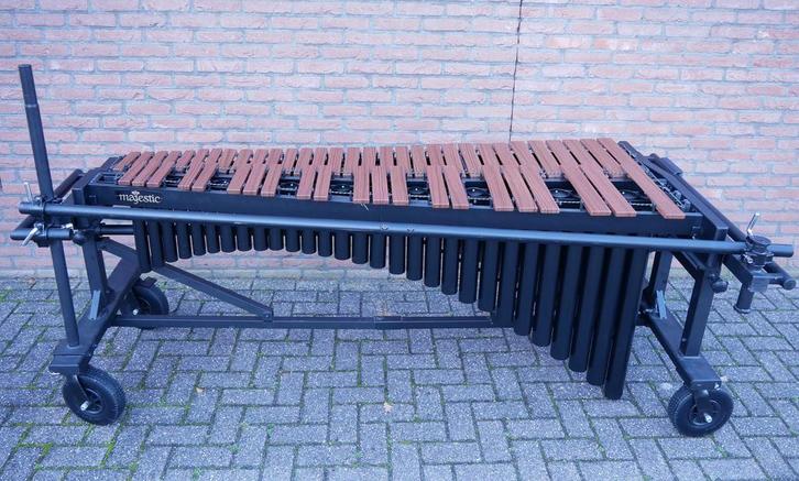 Marimba Majestic 4.3 octaaf, Field Frame, demomodel/ SALE!, Muziek en Instrumenten, Percussie, Melodische percussie, Nieuw, Ophalen of Verzenden