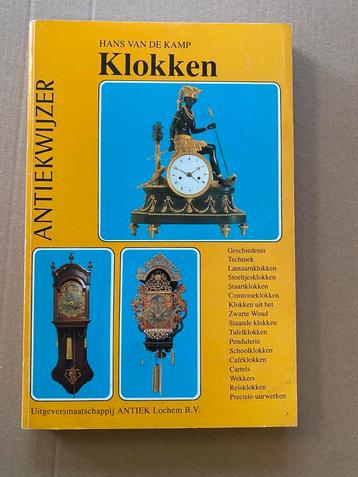 Antiekwijzer Klokken - Techniek - Geschiedenis en Soorten beschikbaar voor biedingen