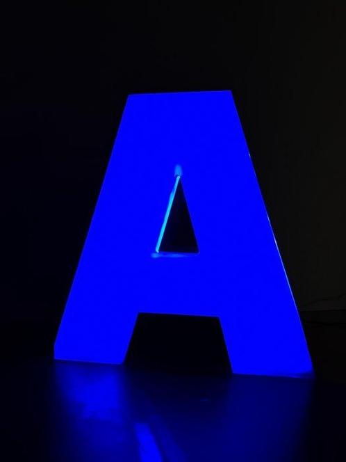 Lamp - Metaal - Letter A, Antiek en Kunst, Antiek | Wandborden en Tegels