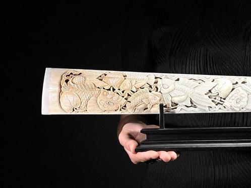 GEEN VEILINGPRIJS - fijn gesneden groot rostrum van een, Antiek en Kunst, Kunst | Designobjecten