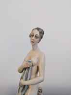 Capodimonte - sculptuur, Donna con putto - 32 cm - Porselein, Antiek en Kunst