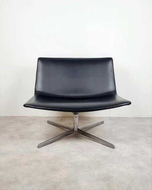Arper Catifa 80 Lounge Chair Premium leer., Huis en Inrichting, Stoelen, Eén, Zwart, Zo goed als nieuw, Leer, Metaal