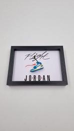 Lijst- Mini Sneaker  AJ1 Air Jordan 1 Off-White UNC, Antiek en Kunst, Kunst | Designobjecten