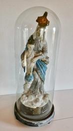 Beeld - Onze-Lieve-Vrouw van de Overwinning onder glazen