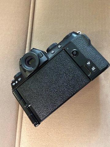 Fujifilm X-S10 Digitale hybride camera beschikbaar voor biedingen