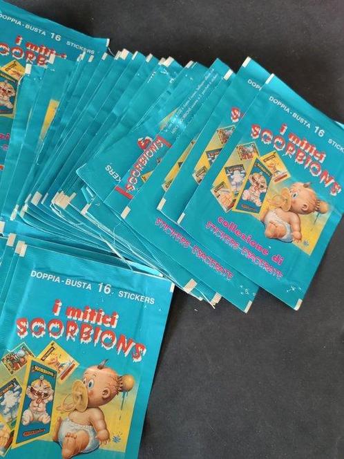 Topps - 185x double booster Sgorbions mini stickers Booster, Verzamelen, Stickers