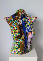 Amanda Dake (1974) - sculptuur, Mannequin Blom - 46 cm -