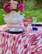 Omaanse tafelkleed in ikat-stijl voor grote tafels. -