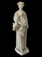sculptuur, young woman with flower bouquet and amphora - 50, Antiek en Kunst, Kunst | Designobjecten