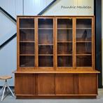 Prachtige vintage   Vitrinekasten