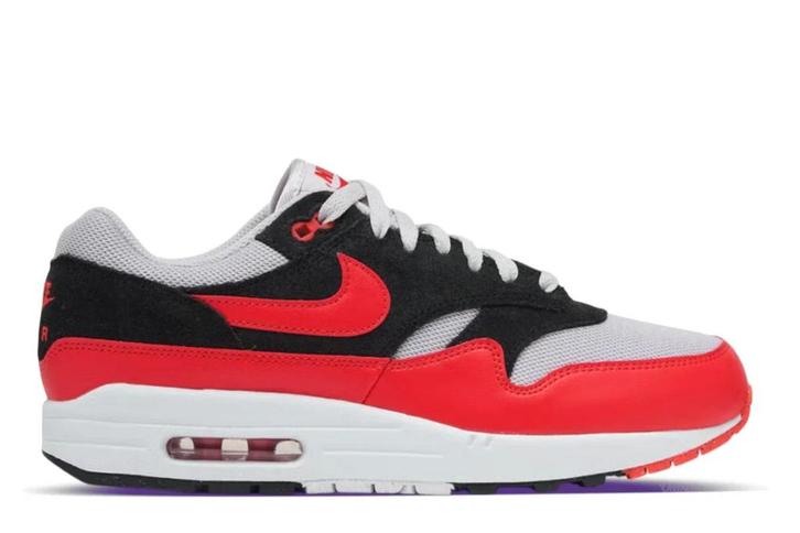 Nike Air Max 1 Light Crimson • 42 42.5 44.5 45 46 47.5, Kleding | Heren, Schoenen, Sneakers of Gympen, Ophalen of Verzenden