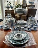 Wedgwood - Victor Skellern - Tafelservies voor 12 (84) -