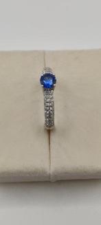 Ring - 18 karaat Witgoud - 0.93ct. tw. Saffier - Diamant, Sieraden, Tassen en Uiterlijk, Ringen, Nieuw