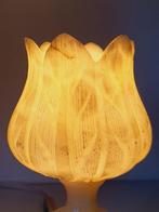 Nachtlampje - sfeervolle, Franse sculptuur Tulp - Albast, Antiek en Kunst, Curiosa en Brocante