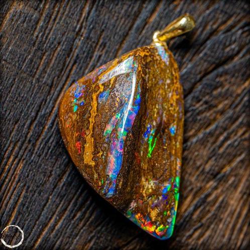 Zeldzame natuurlijke gepolijste Boulder Opal hanger 29,45, Verzamelen, Mineralen en Fossielen