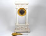 Een albasten kolompendule, 19e eeuw, Antiek en Kunst, Antiek | Klokken
