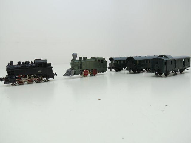 Schaal H0 Trix 2218 stoomlocomotief Trix 3303 personenwag..., Hobby en Vrije tijd, Modeltreinen | H0, Gelijkstroom, Locomotief