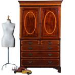 Klein Engels mahonie kabinet feestelijk ingelegd met satijnh, Antiek en Kunst, Antiek | Meubels | Kasten, Ophalen of Verzenden