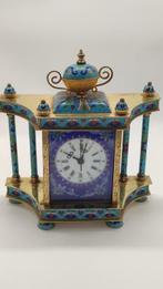 Elegante en kostbare Cloisonné Mantle Clock tafelklok -, Antiek en Kunst