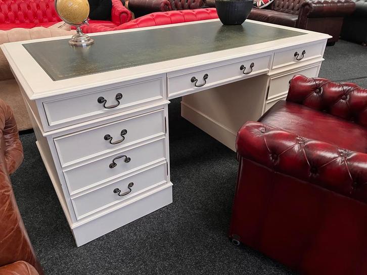 Chesterfield Maarssen !! Mooi Wit Chesterfield Bureau, Huis en Inrichting, Bureaus, Gebruikt, Ophalen