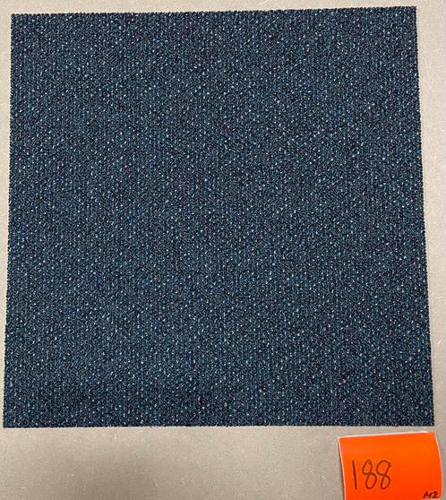 188 m2 Nieuwe Tapijttegels Kleur: Donkerblauw / Antraciet, Huis en Inrichting, Stoffering | Vloerbedekking, Nieuw