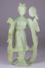 Kwanyin-sculptuurbeeldje - houten basis - Gesneden