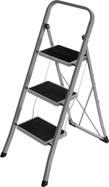 Trapladder - ladder met 3 treden - opvouwbaar - gemakkelijk beschikbaar voor biedingen