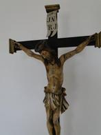 sculptuur, Christus am Kreuz mit Memento Mori - 67 cm - Hout, Antiek en Kunst