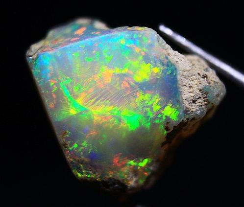 Cts. 13,0 Topkwaliteit Ethiopische Opaal Ruw - Hoogte: 17 mm, Verzamelen, Mineralen en Fossielen