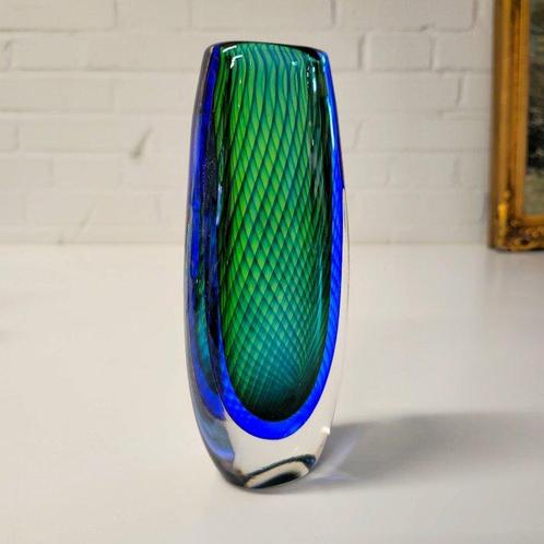 Kosta - Vicke Lindstrand - Vaas - Smaragd - Glas, Antiek en Kunst, Antiek | Glas en Kristal