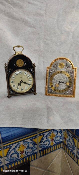 Klok en garnituur set (2) - - Verguld brons - 1950-1960, Antiek en Kunst, Curiosa en Brocante