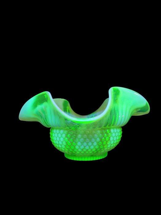 boheems - Schaal - Uraniumglas - Uranium glas, Antiek en Kunst, Antiek | Glas en Kristal