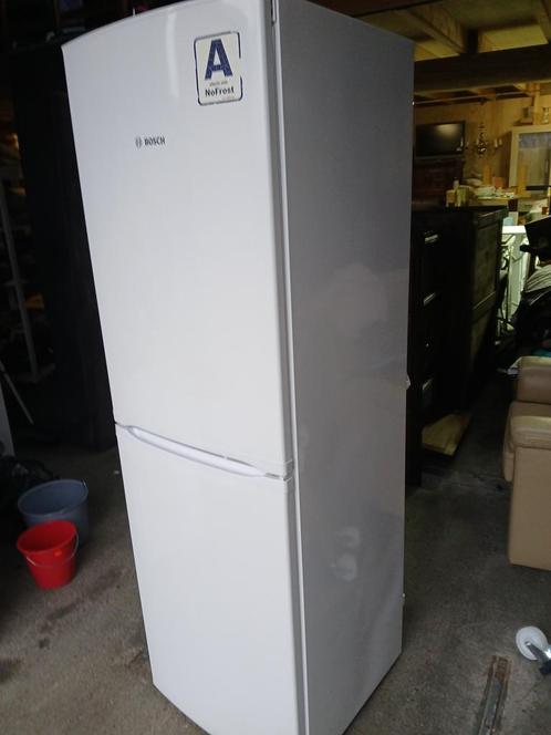 Bosch no frost koel/vriescombinatie, Witgoed en Apparatuur, Koelkasten en IJskasten, Met aparte vriezer, Zo goed als nieuw, Energieklasse A of zuiniger