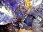 Fluoriet Kristal op matrix - Hoogte: 140 mm - Breedte: 100, Verzamelen, Mineralen en Fossielen
