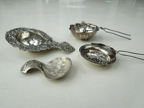 Theezeef (4) - Zilver - 4 theezeefjes + theeschep, Antiek en Kunst, Antiek | Goud en Zilver