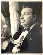 Gerard Decaux - Xavier Cugat con su Chihuahua, Antiek en Kunst