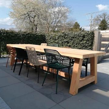Voorraad €660,- Grote tuintafel van  douglashout 340x97x76 beschikbaar voor biedingen
