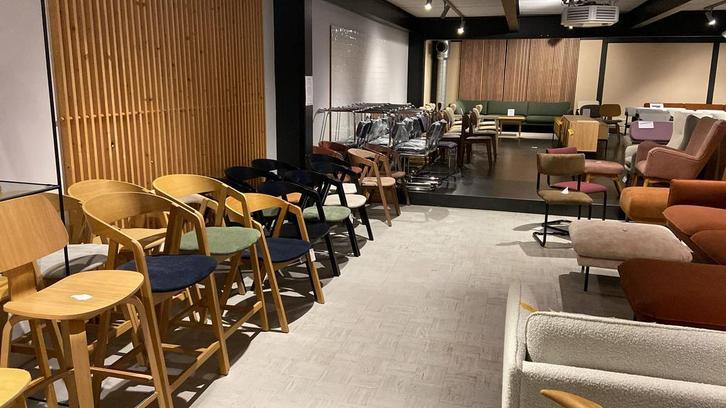 Meubeloutlet De Machinekamer Zaandam 13 & 14 December, Huis en Inrichting, Stoelen, Nieuw, Hout, Metaal, Stof, Ophalen